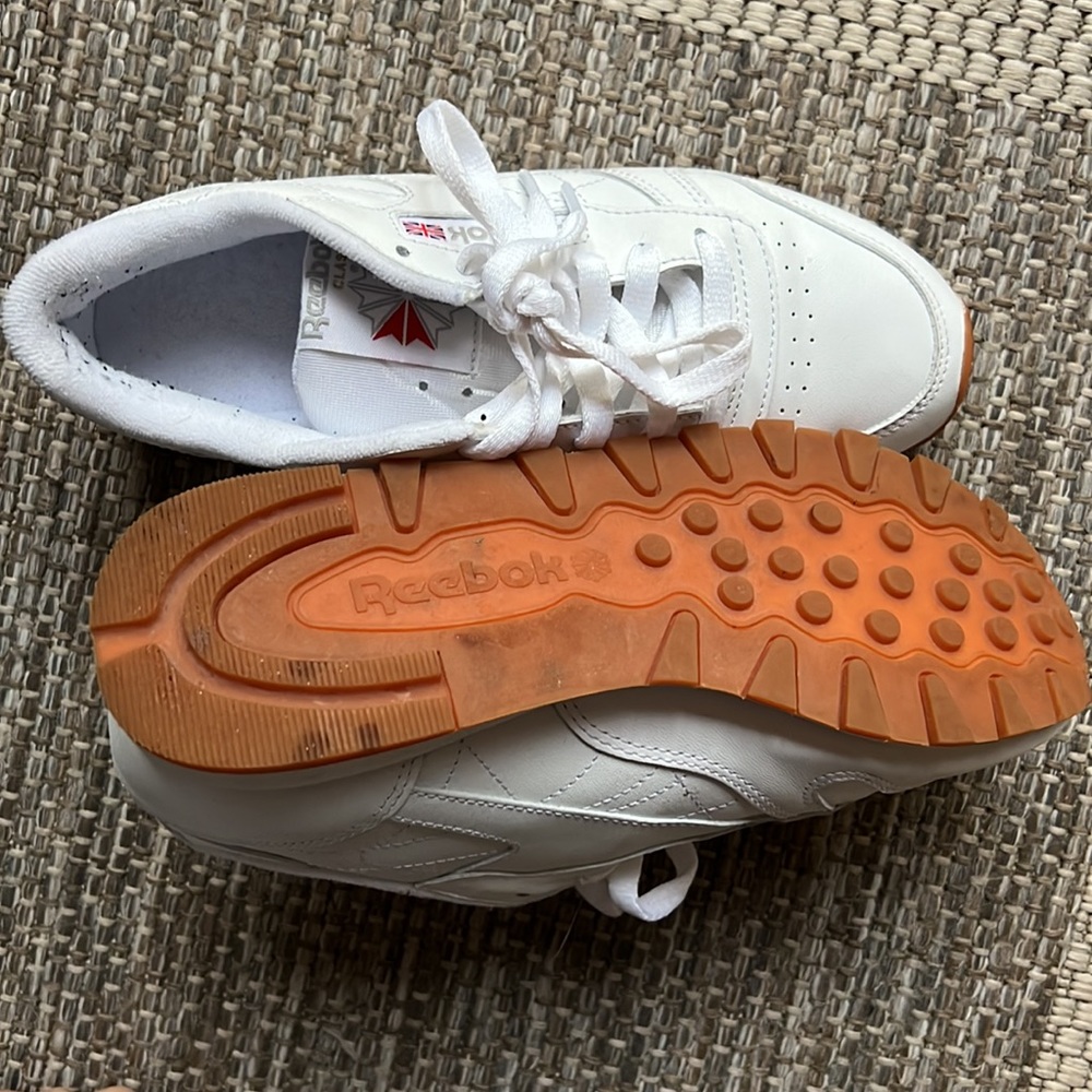 White Reebok Classics - Picture 3 of 3